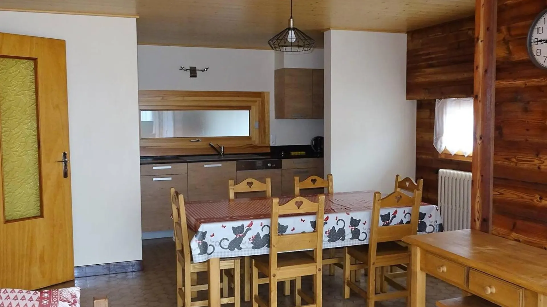 Les Gets: Spacieux 3 Pieces 7 Pers, Lumineux Avec Balcon, Parking, Wifi, Proche Commerces Et Esf - Fr-1-802-8